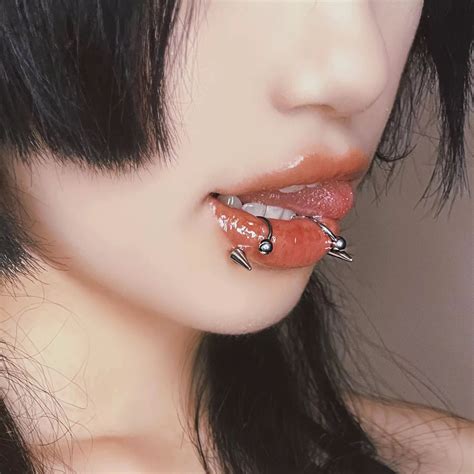 lip piercing snake bites|Snake Bite Piercing 101: A Complete Guide for First。